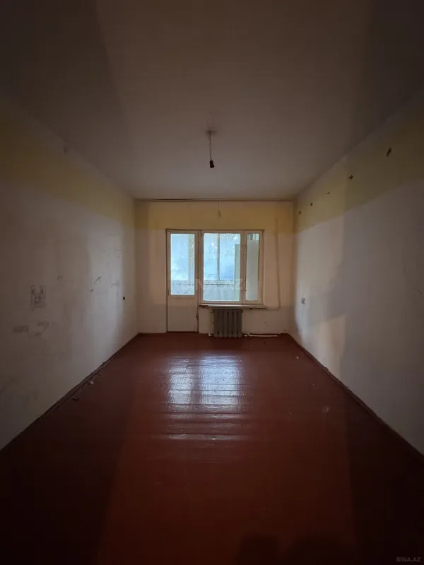Satılır 4 otaqlı mənzil 120 m²
