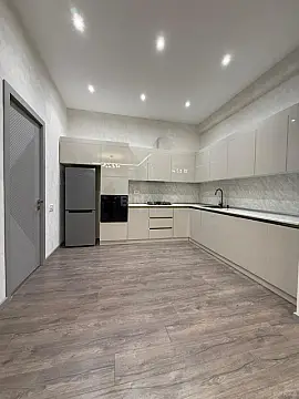 Satılır 2 otaqlı mənzil 95 m²