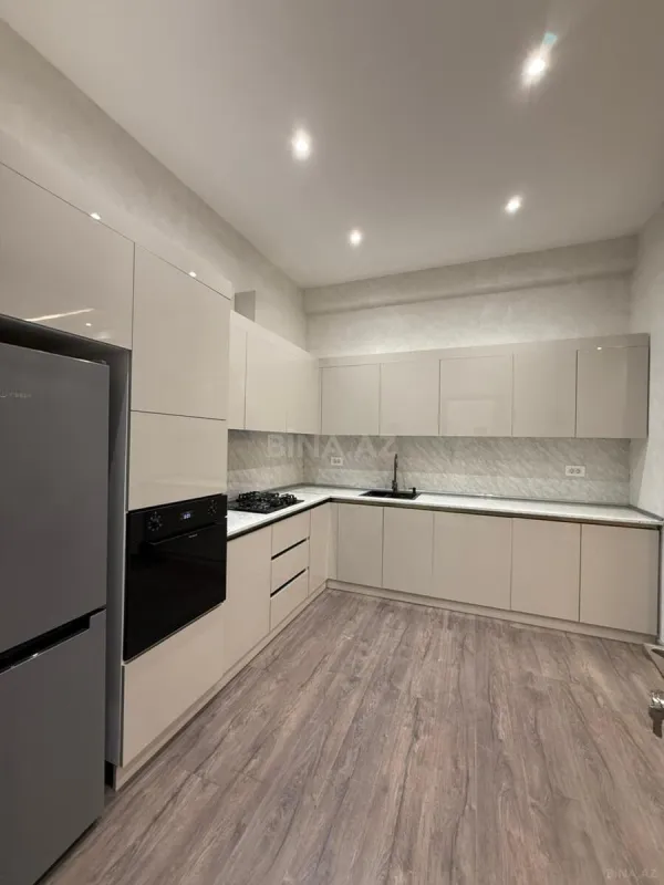 Satılır 2 otaqlı mənzil 95 m²