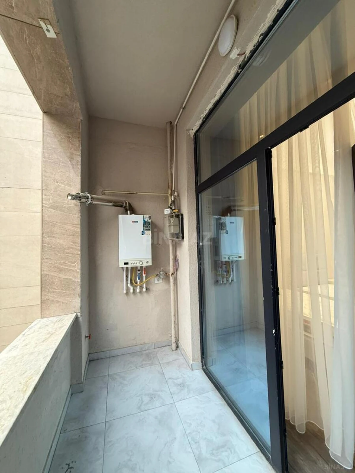 Satılır 2 otaqlı mənzil 95 m²