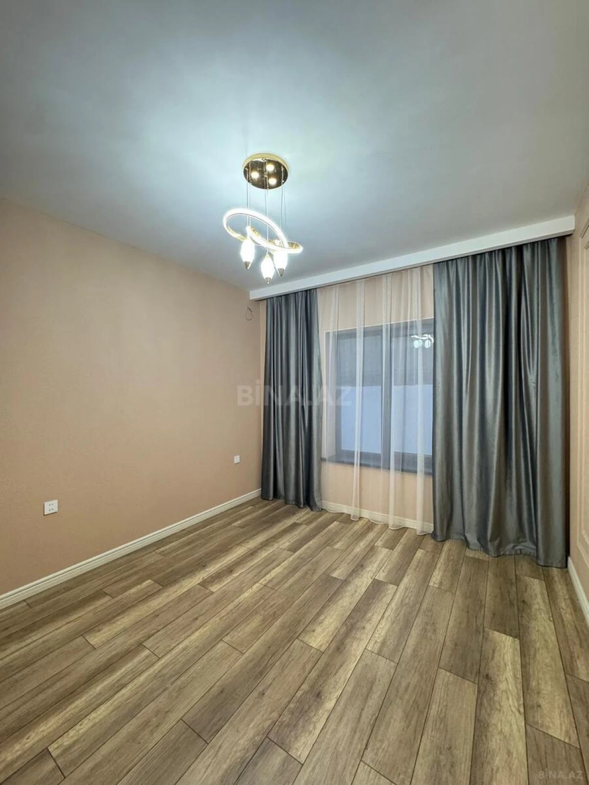 Satılır 4 otaqlı həyət evi 180 m²
