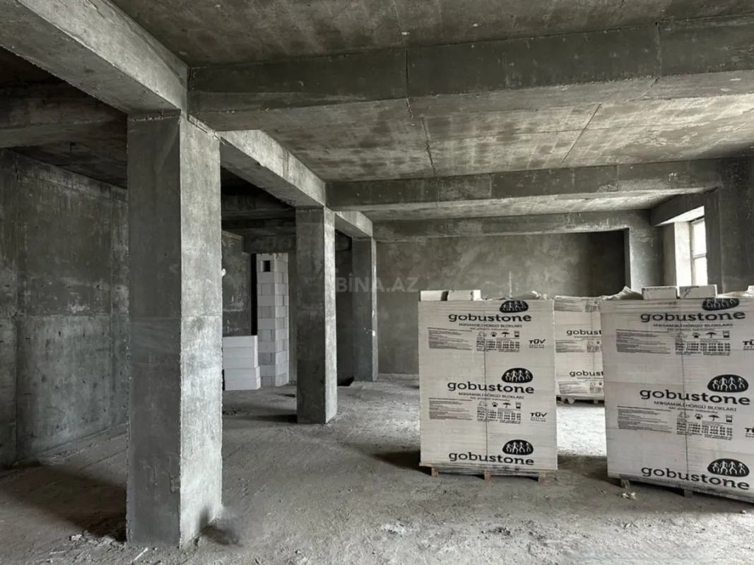 Satılır 4 otaqlı mənzil 215 m²