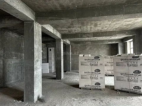 Satılır 4 otaqlı mənzil 215 m²