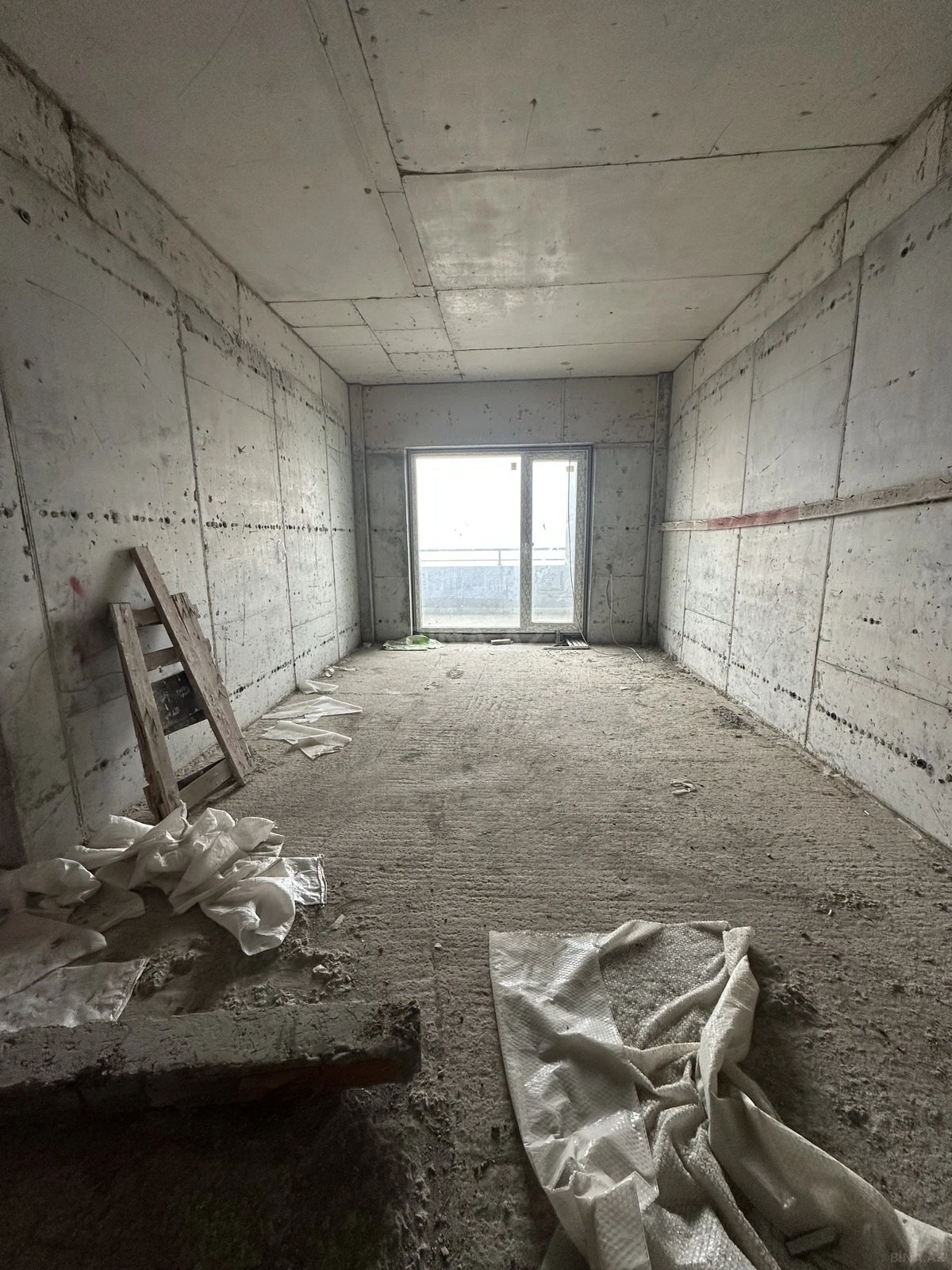 Satılır 2 otaqlı mənzil 91 m²