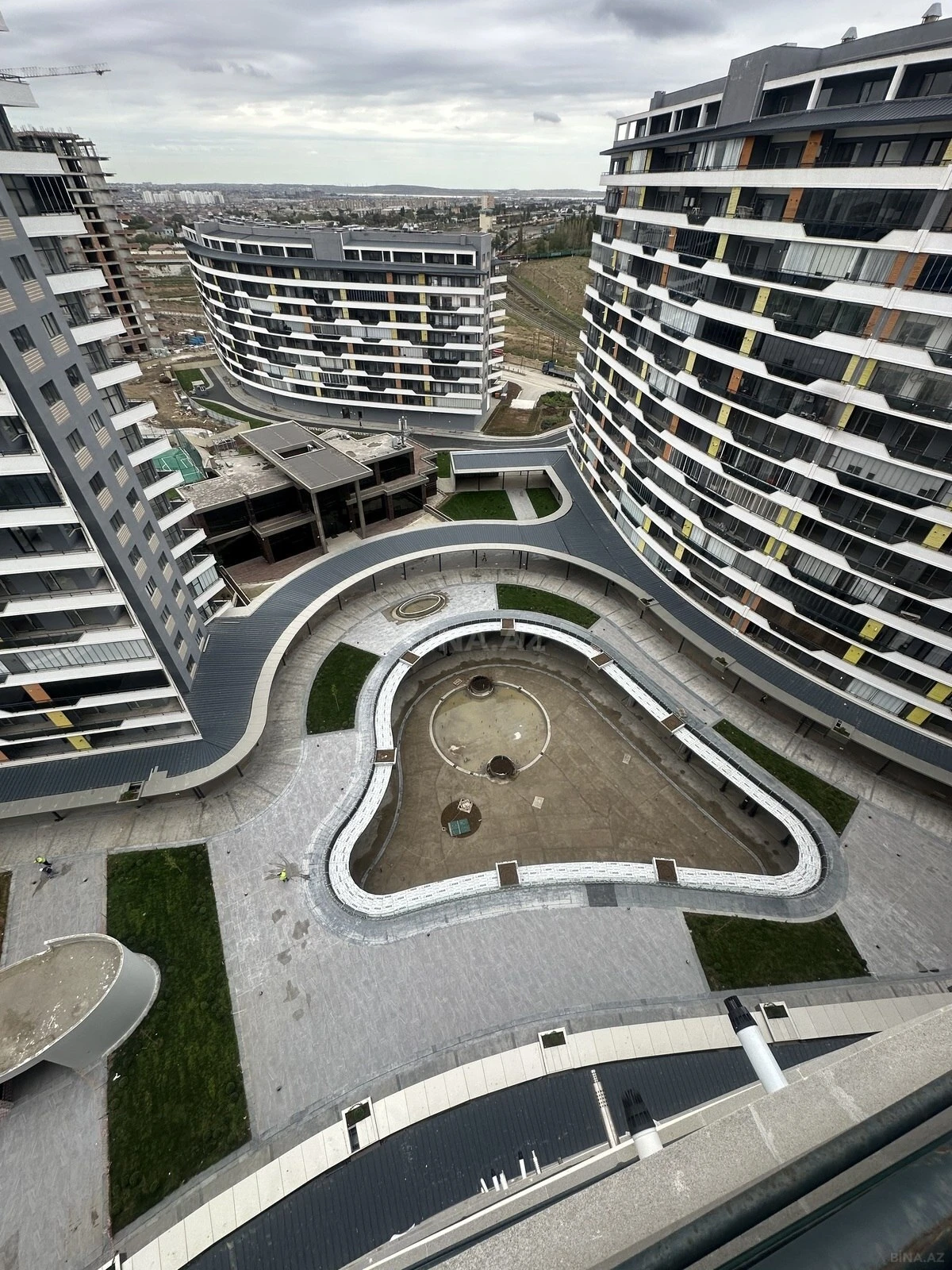 Satılır 2 otaqlı mənzil 91 m²