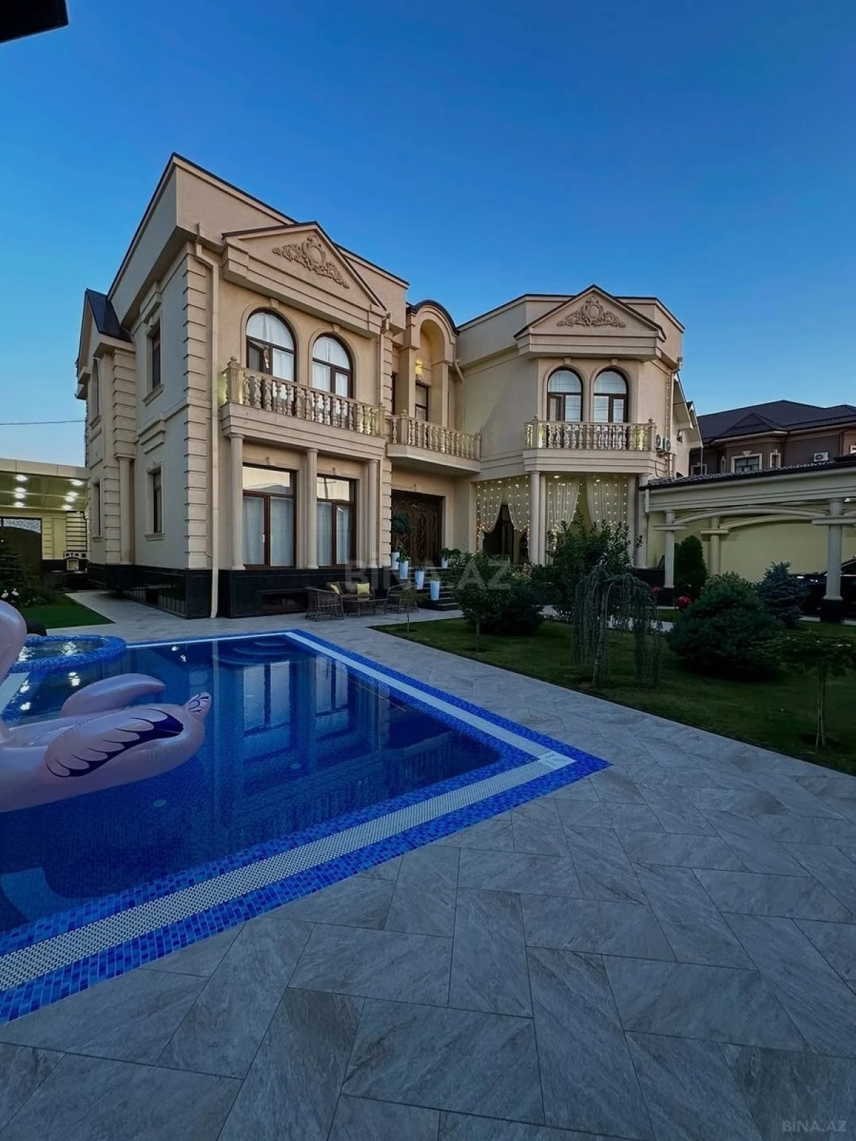 Kirayə verilir 5 otaqlı həyət evi 450 m²