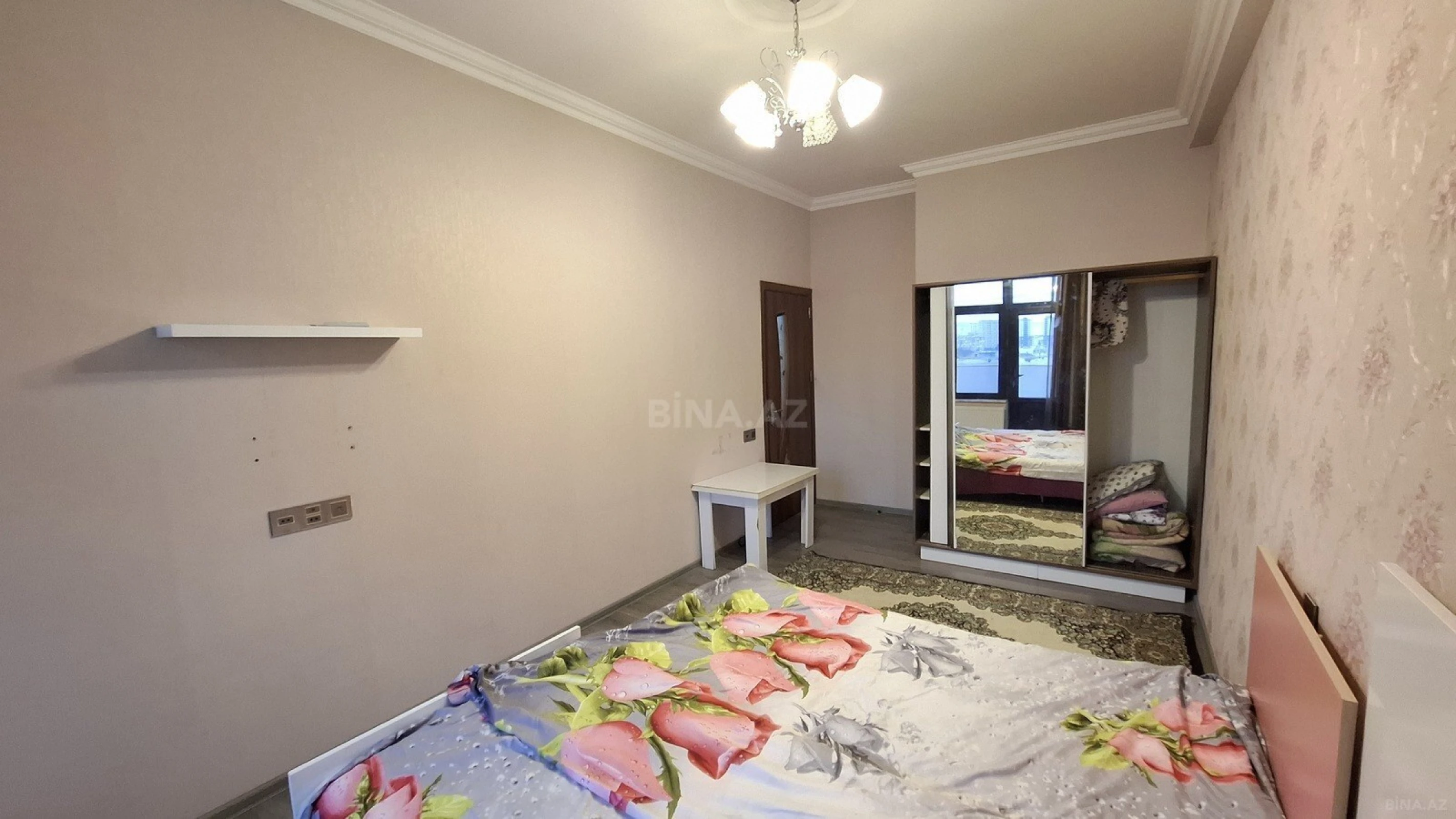 Satılır 2 otaqlı mənzil 62 m²