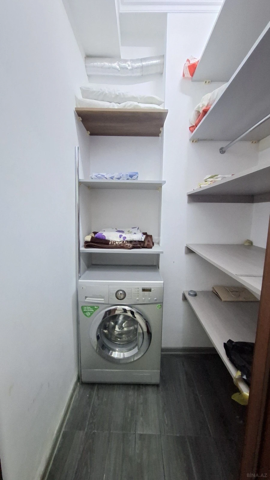 Satılır 2 otaqlı mənzil 62 m²