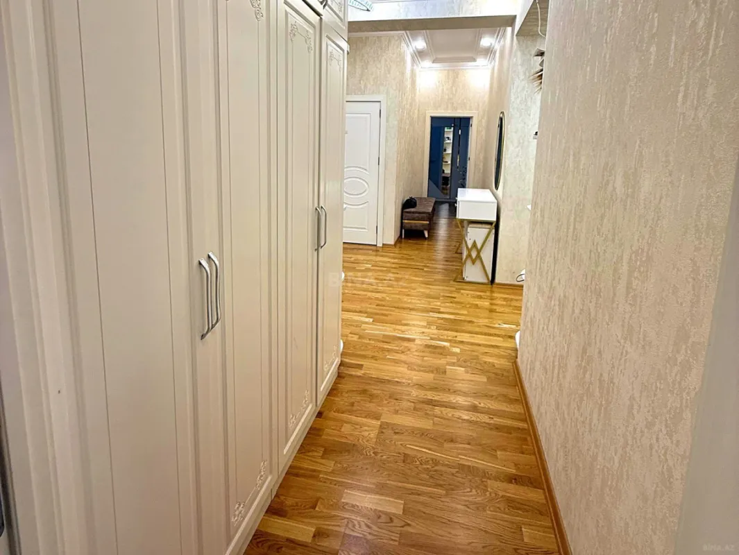 Satılır 3 otaqlı mənzil 110 m²