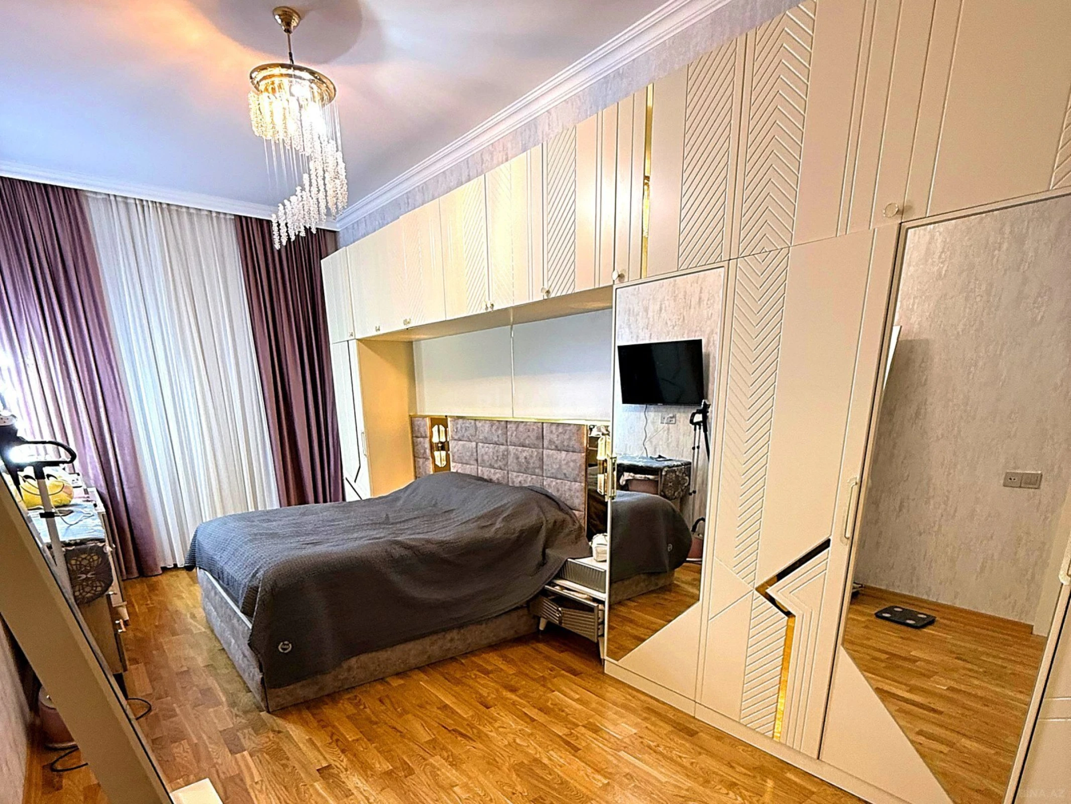 Satılır 3 otaqlı mənzil 110 m²