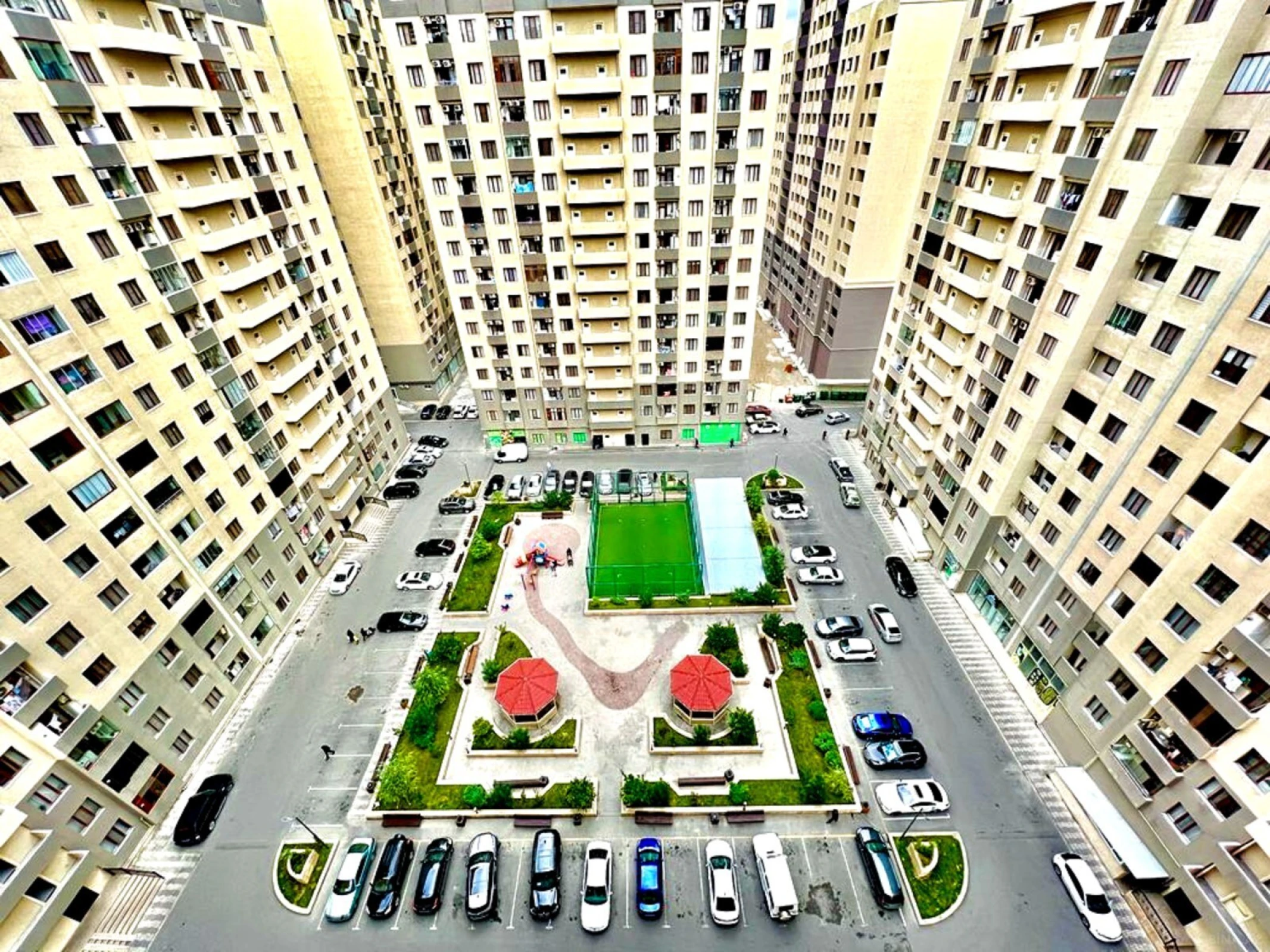 Satılır 3 otaqlı mənzil 110 m²