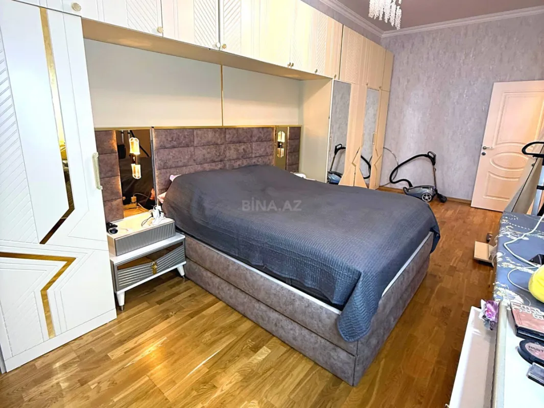 Satılır 3 otaqlı mənzil 110 m²