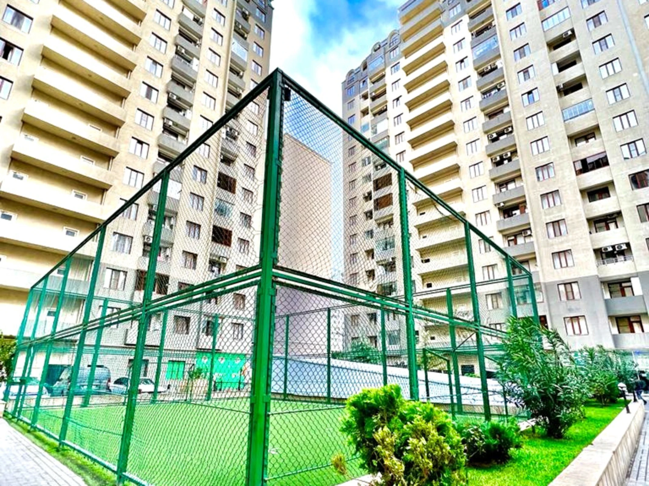 Satılır 3 otaqlı mənzil 110 m²