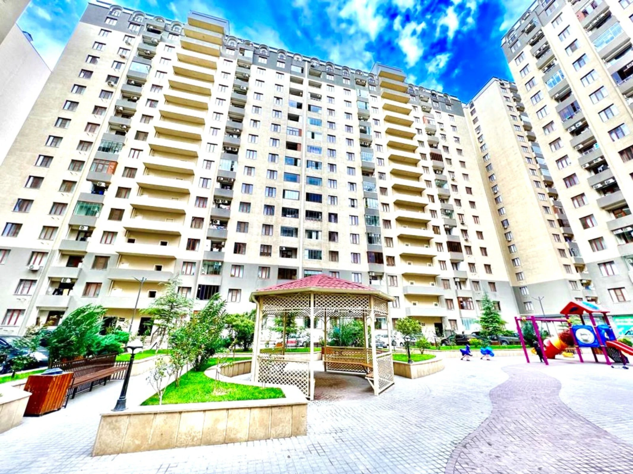 Satılır 3 otaqlı mənzil 110 m²