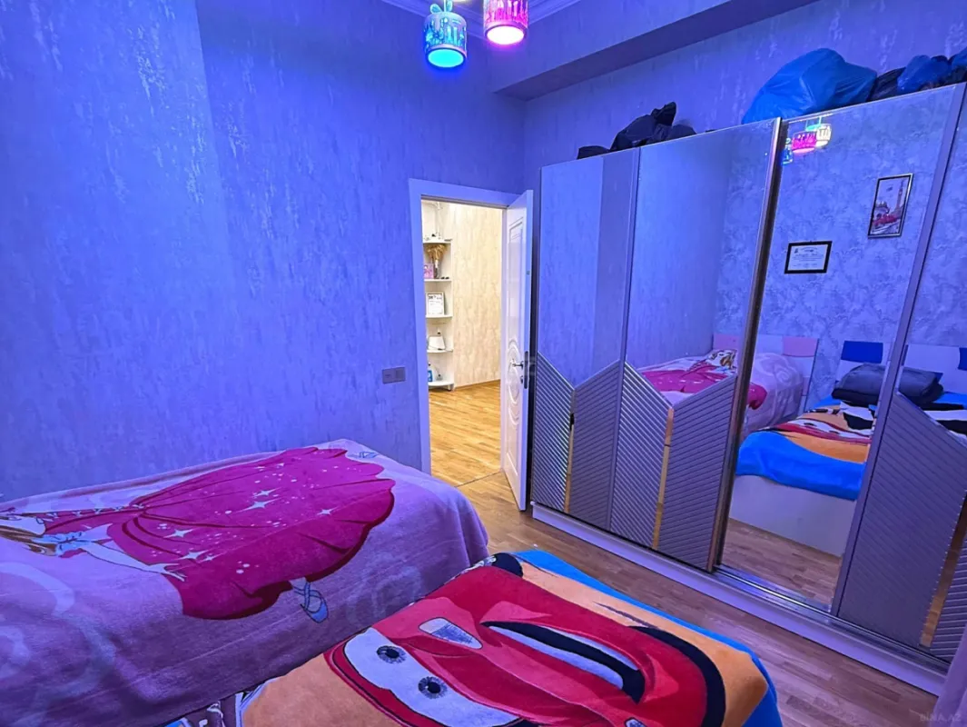 Satılır 3 otaqlı mənzil 110 m²