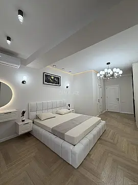 Satılır 3 otaqlı mənzil 135 m²
