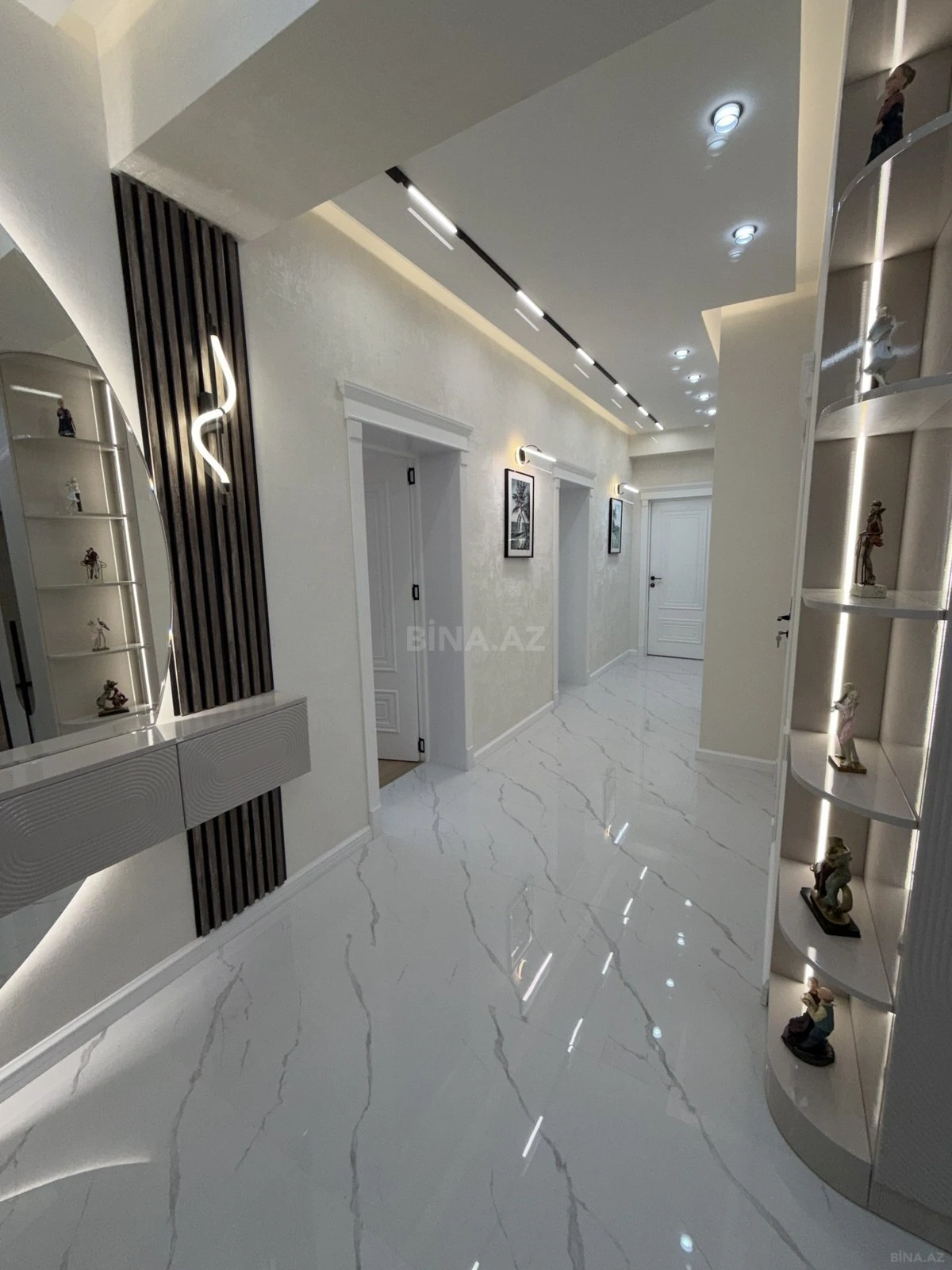 Satılır 3 otaqlı mənzil 135 m²