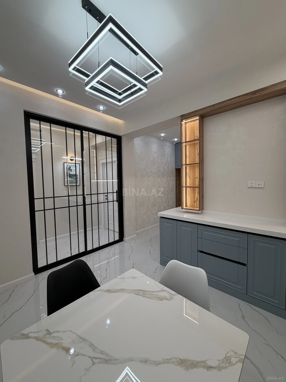 Satılır 3 otaqlı mənzil 135 m²