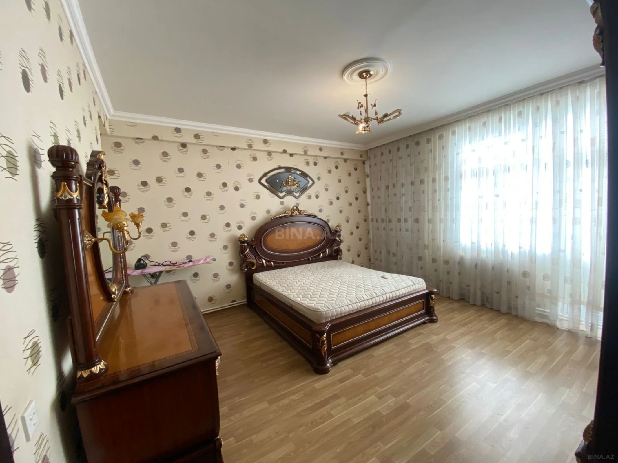 Kirayə verilir 3 otaqlı mənzil 140 m²