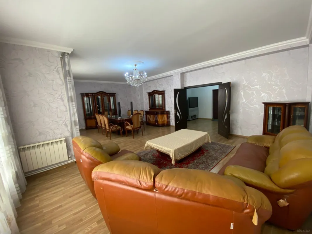 Kirayə verilir 3 otaqlı mənzil 140 m²