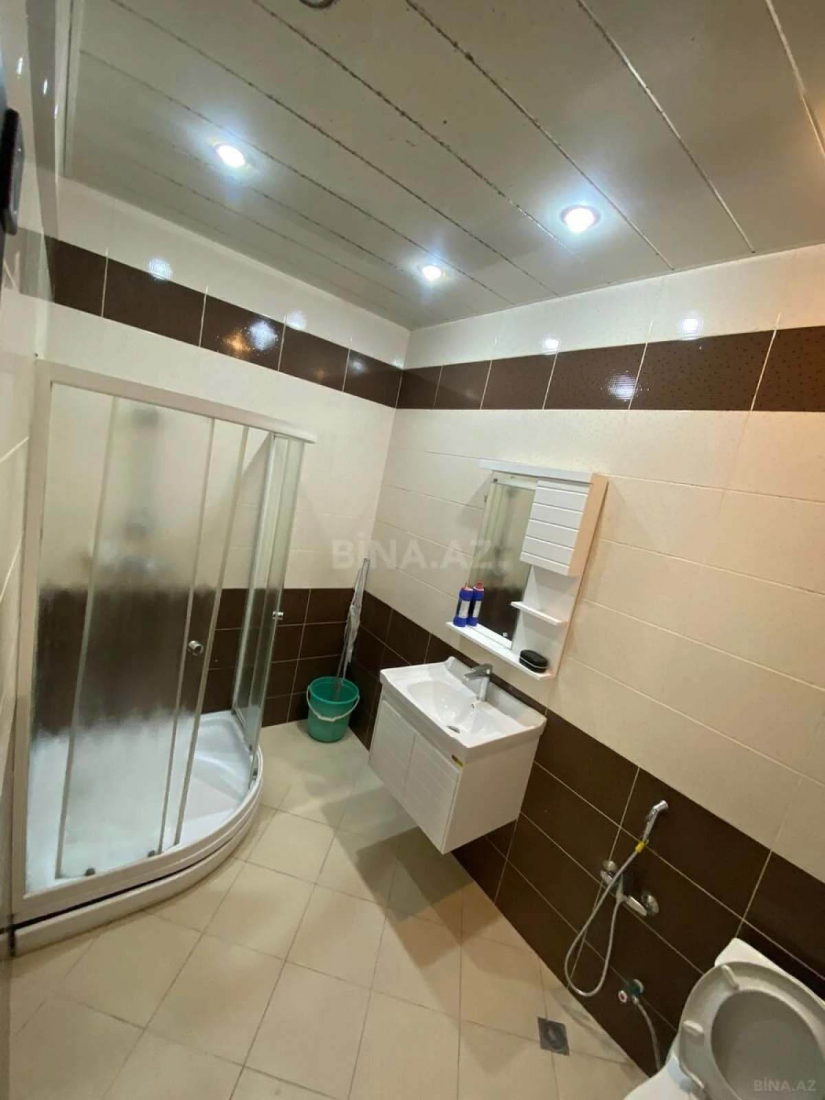 Kirayə verilir 3 otaqlı mənzil 140 m²