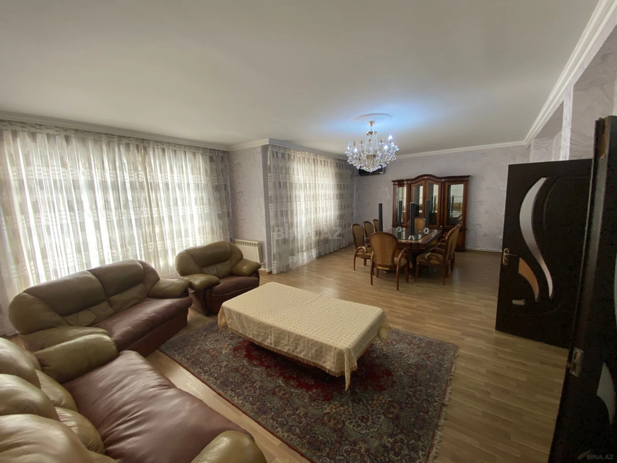Kirayə verilir 3 otaqlı mənzil 140 m²