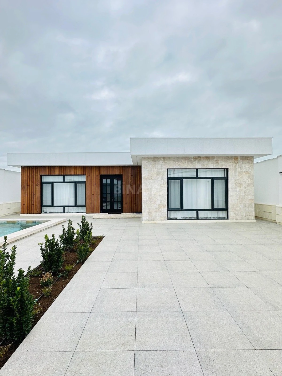 Kirayə verilir 4 otaqlı həyət evi 250 m²