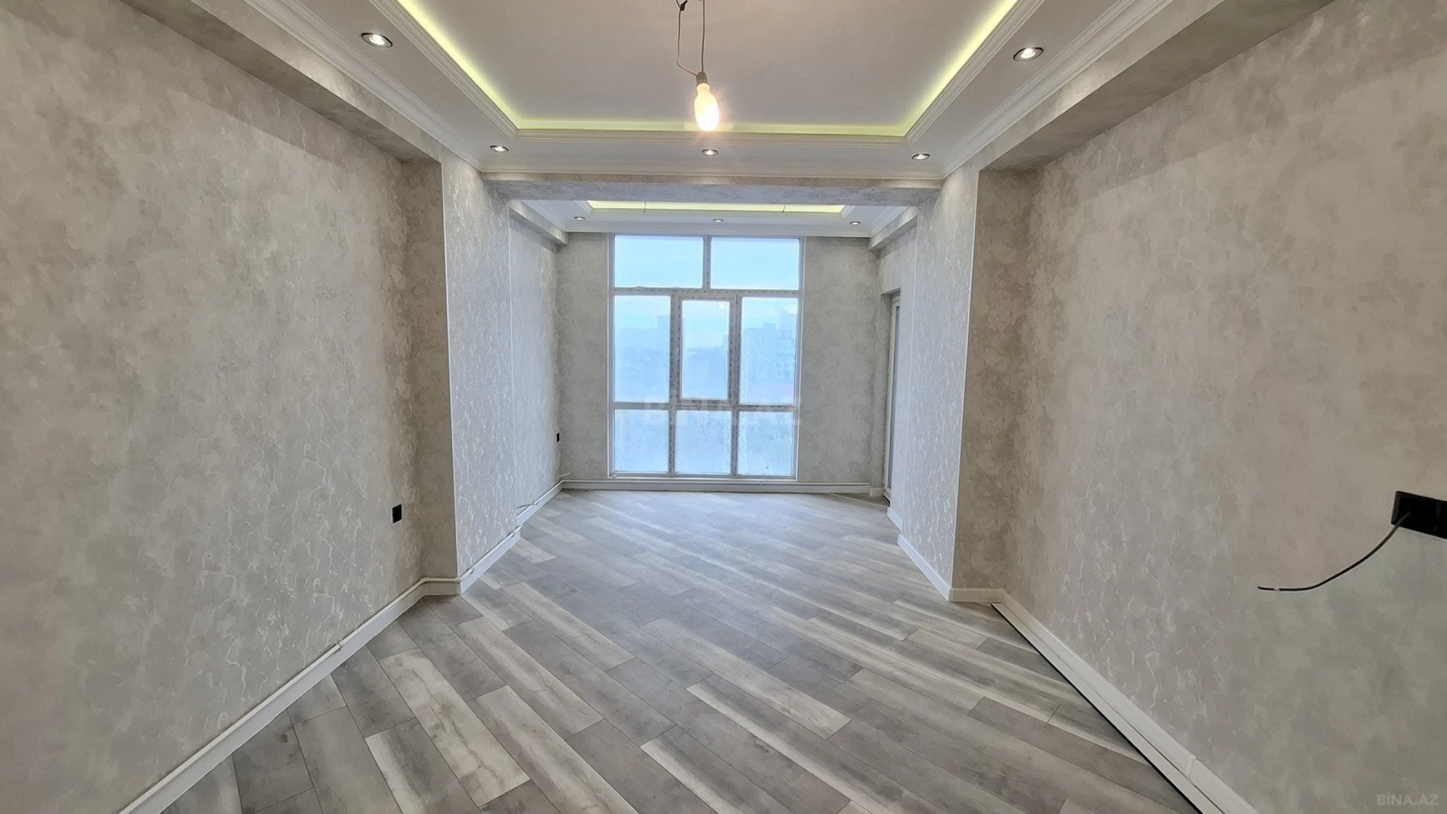 Satılır 2 otaqlı mənzil 75 m²