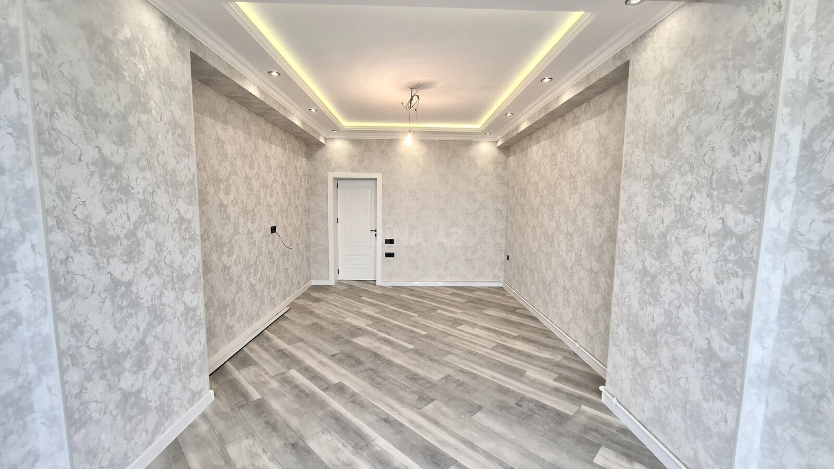 Satılır 2 otaqlı mənzil 75 m²