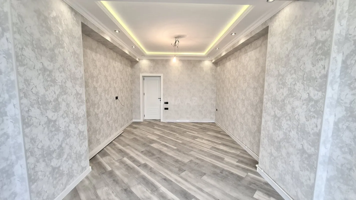 Satılır 2 otaqlı mənzil 75 m²