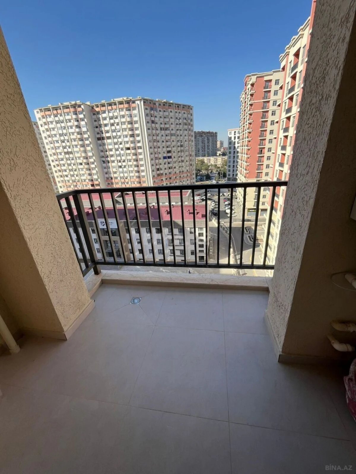 Satılır 2 otaqlı mənzil 67 m²