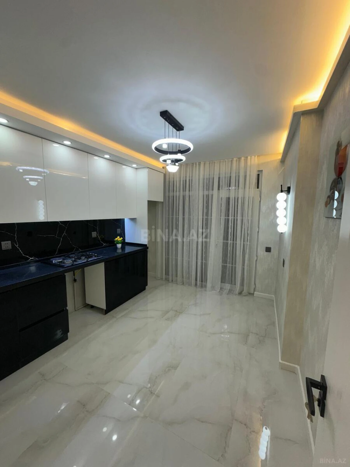 Satılır 2 otaqlı mənzil 65 m²