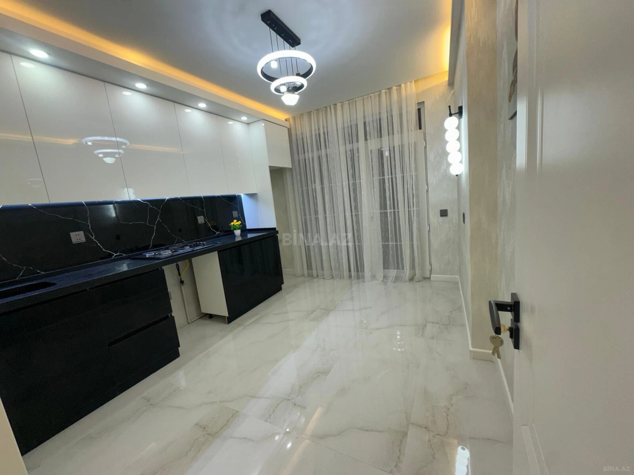 Satılır 2 otaqlı mənzil 65 m²