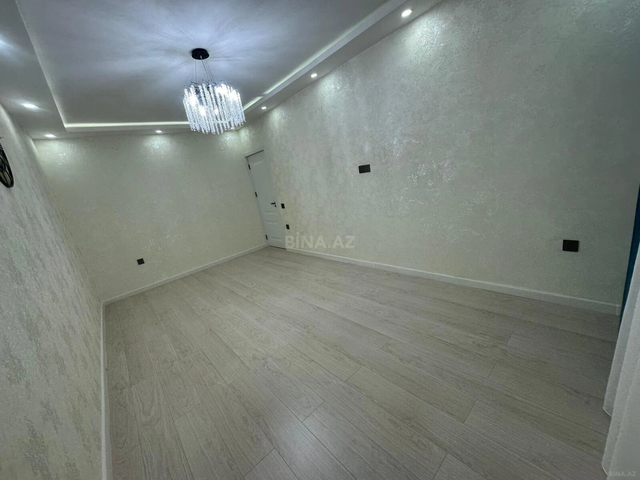 Satılır 2 otaqlı mənzil 65 m²