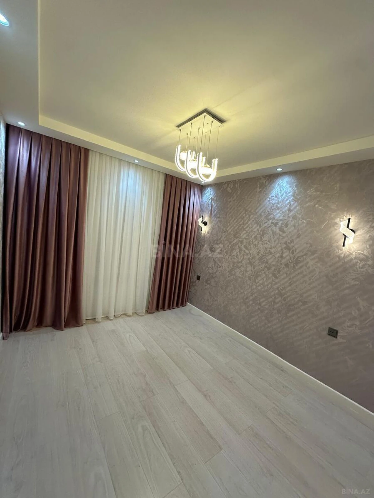 Satılır 2 otaqlı mənzil 65 m²