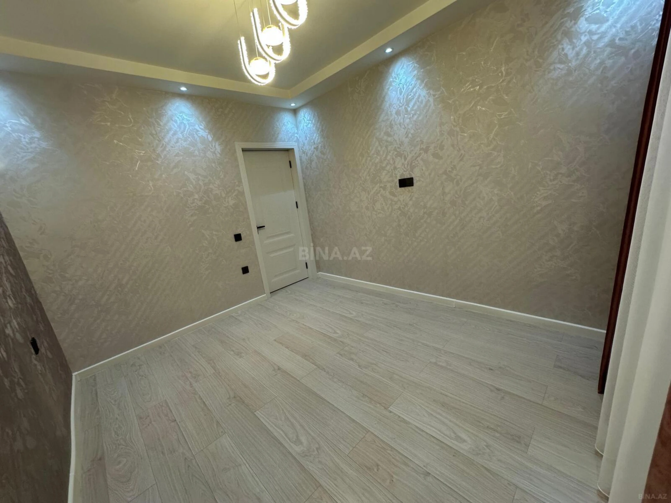Satılır 2 otaqlı mənzil 65 m²
