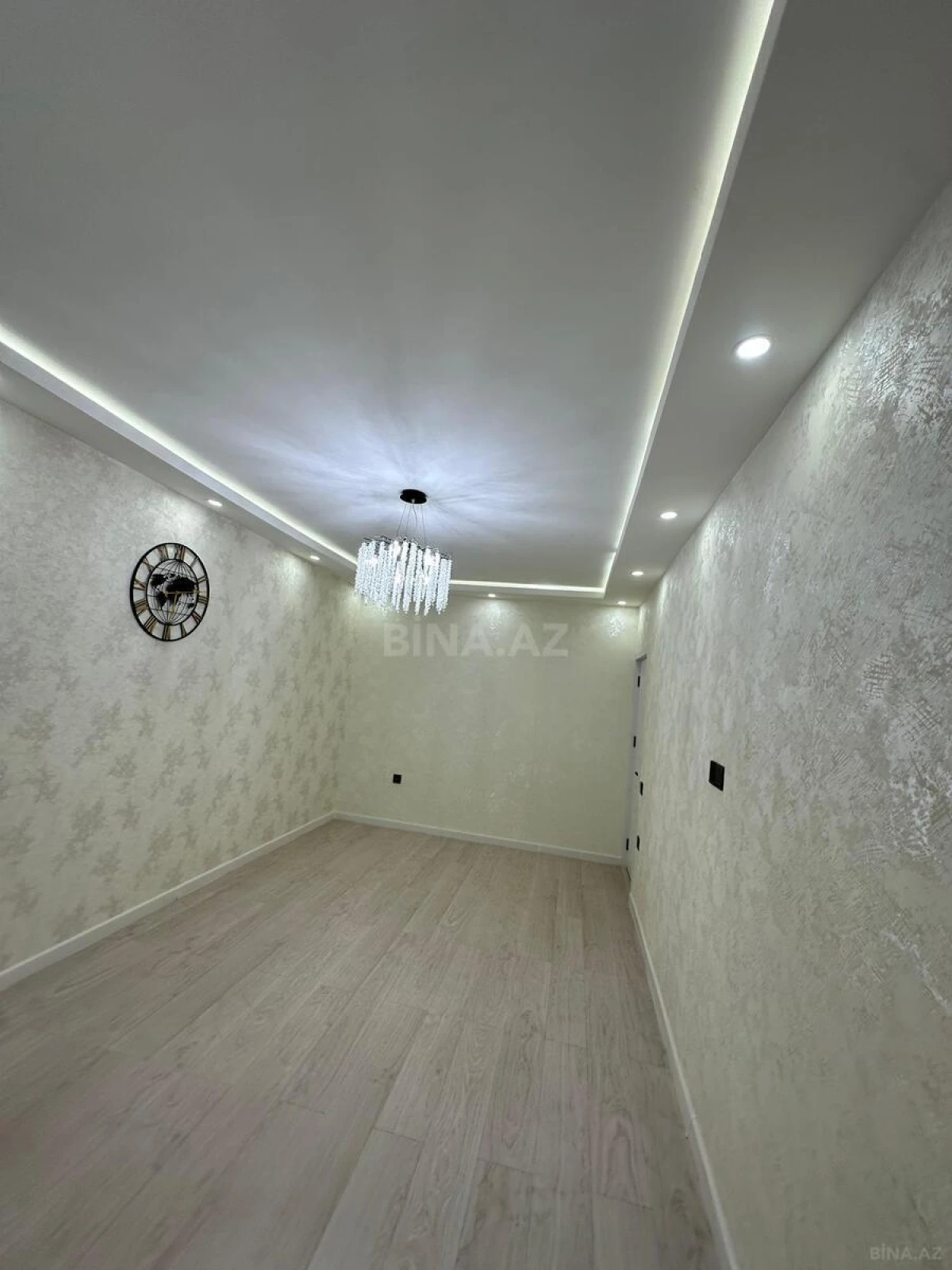 Satılır 2 otaqlı mənzil 65 m²