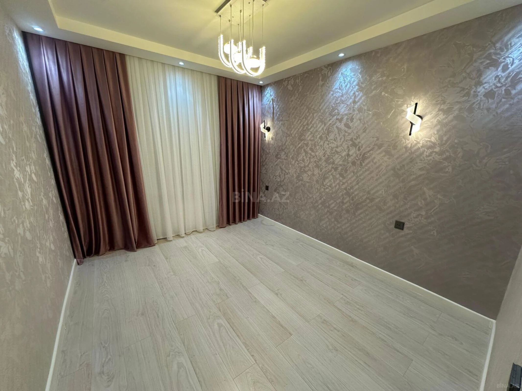 Satılır 2 otaqlı mənzil 65 m²