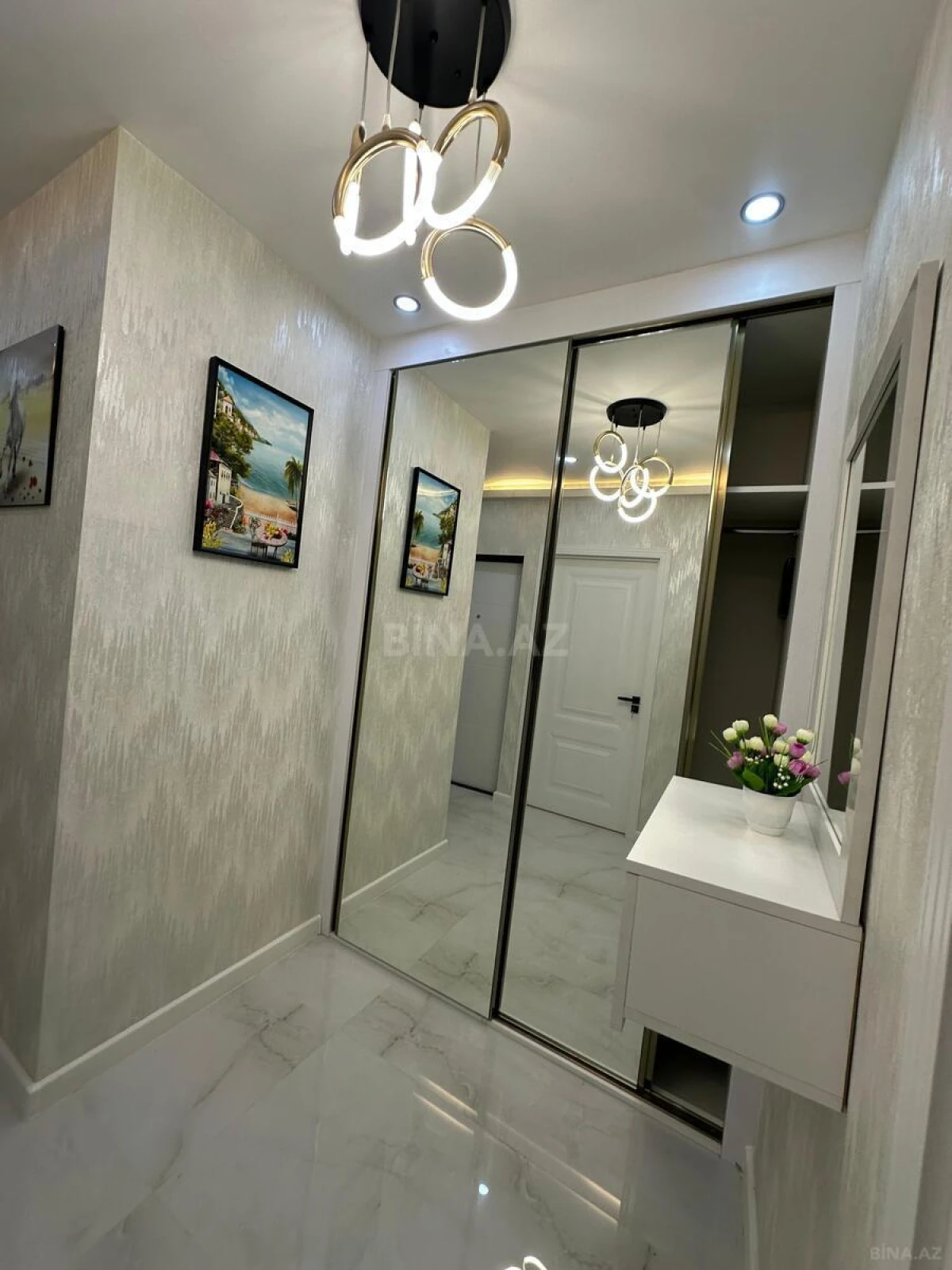 Satılır 2 otaqlı mənzil 65 m²