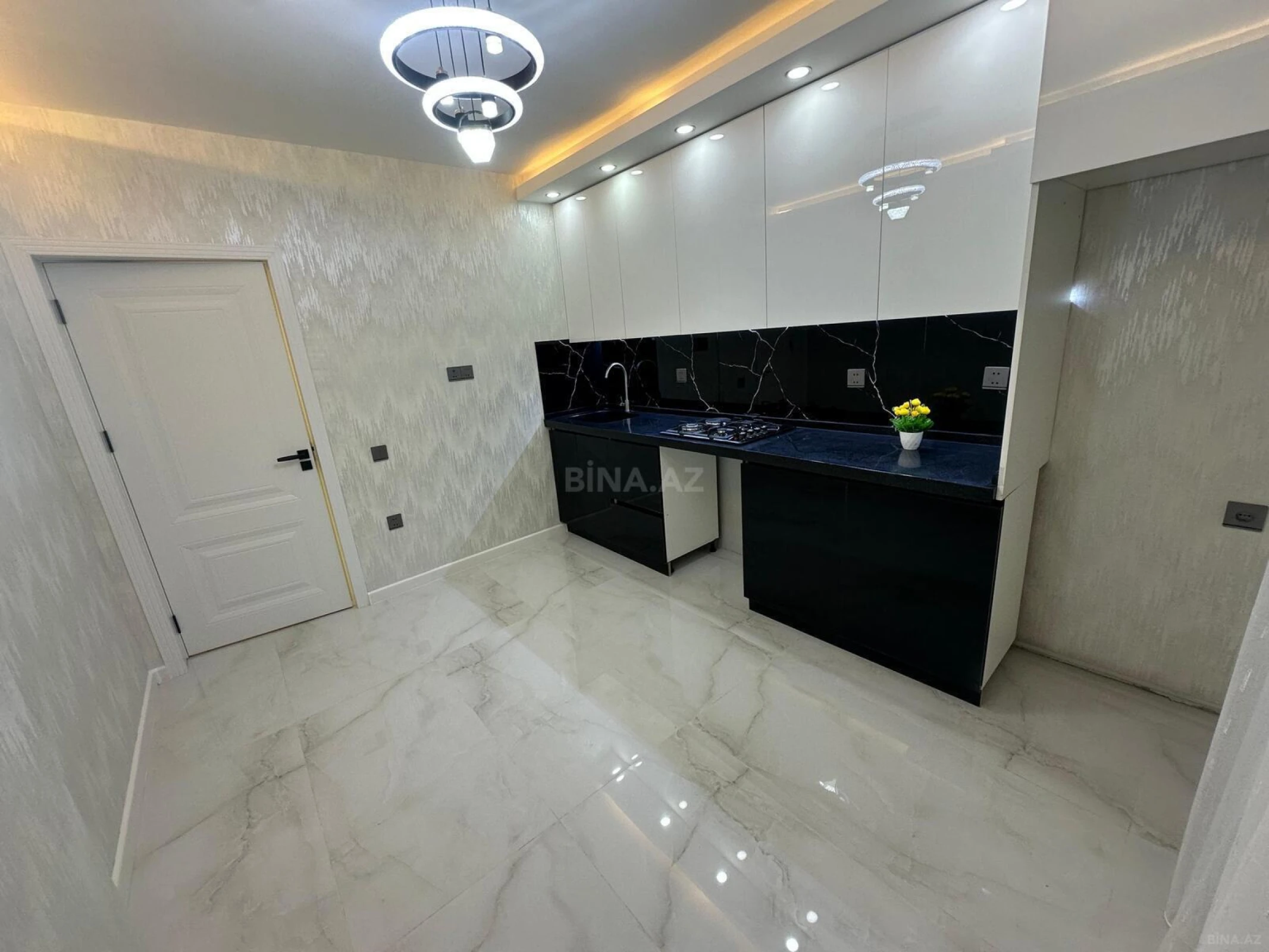 Satılır 2 otaqlı mənzil 65 m²