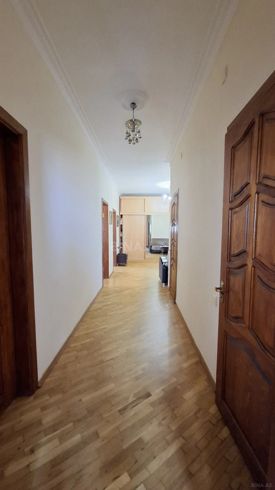 Satılır 3 otaqlı mənzil 130 m²