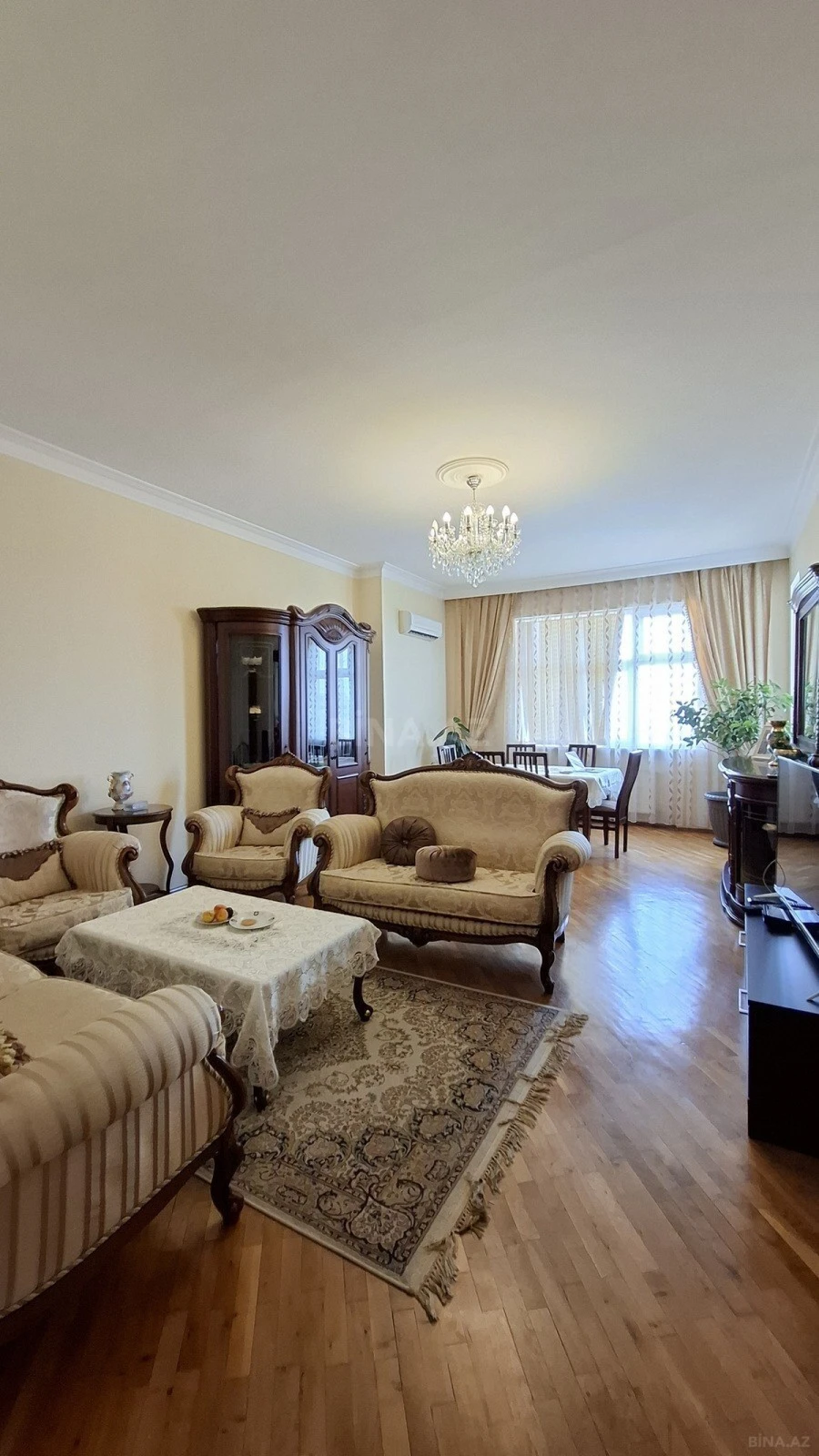 Satılır 3 otaqlı mənzil 130 m²