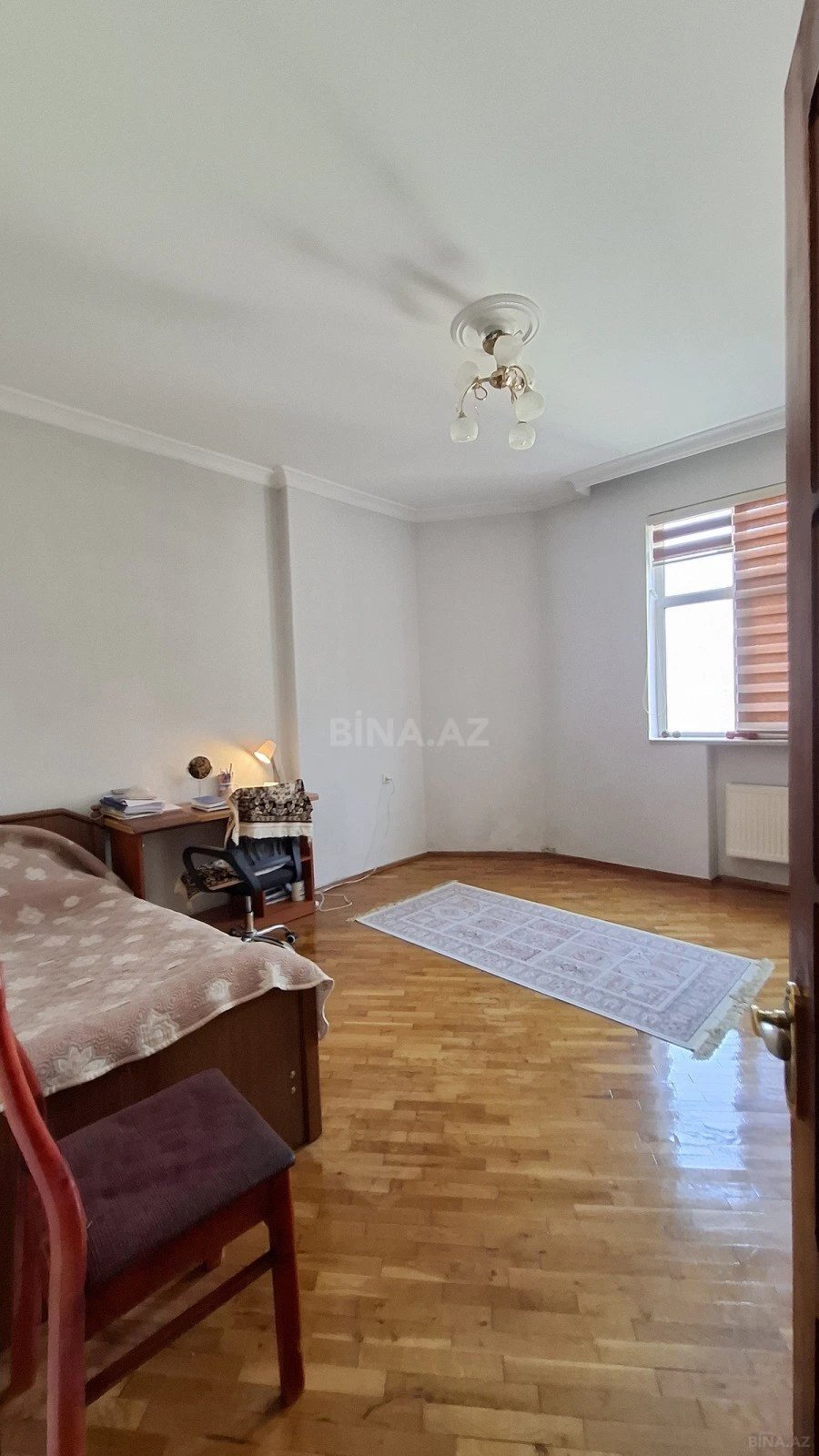 Satılır 3 otaqlı mənzil 130 m²