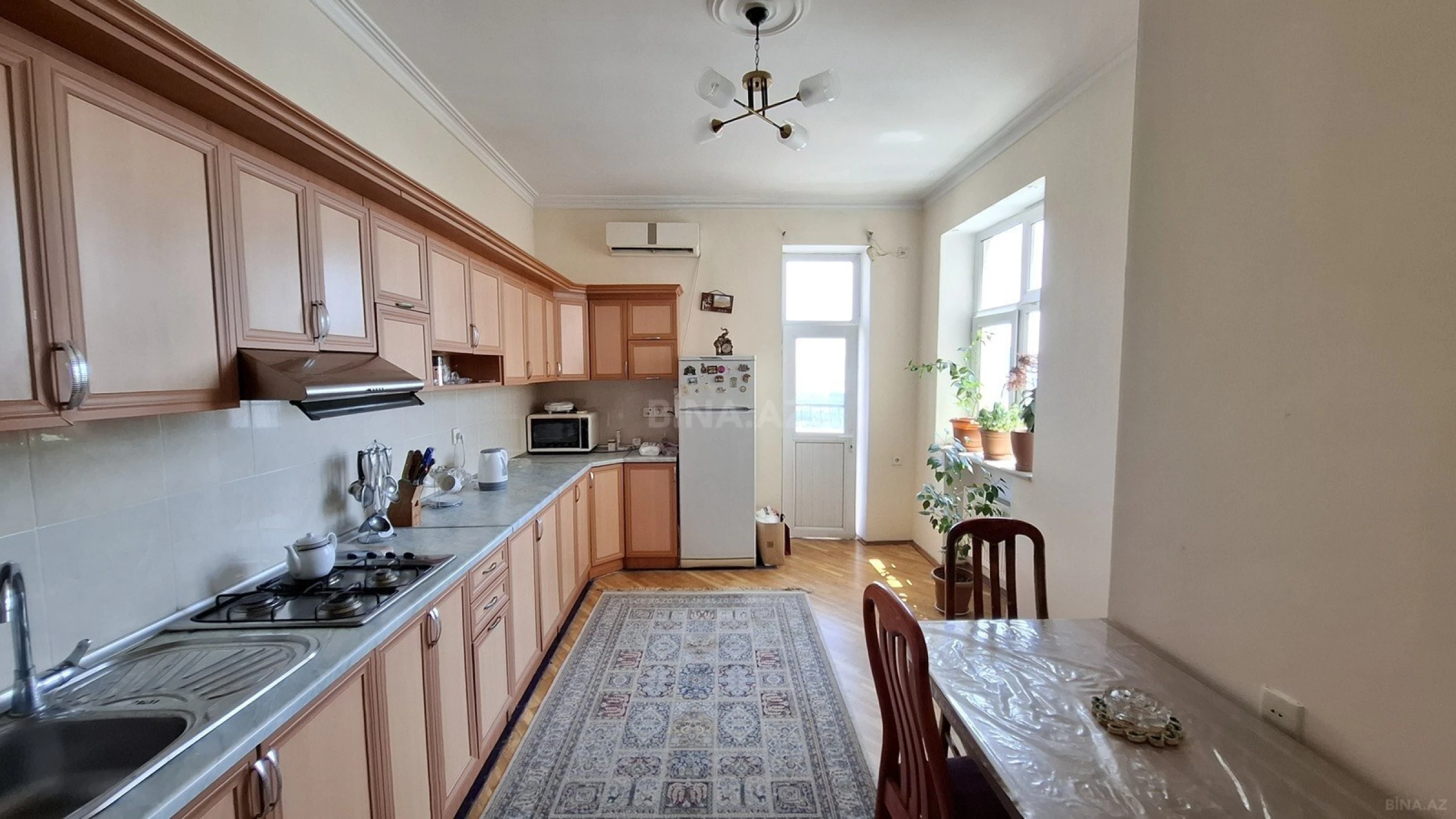 Satılır 3 otaqlı mənzil 130 m²