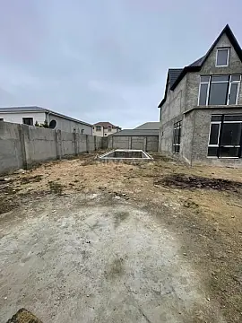 Satılır 5 otaqlı həyət evi 200 m²