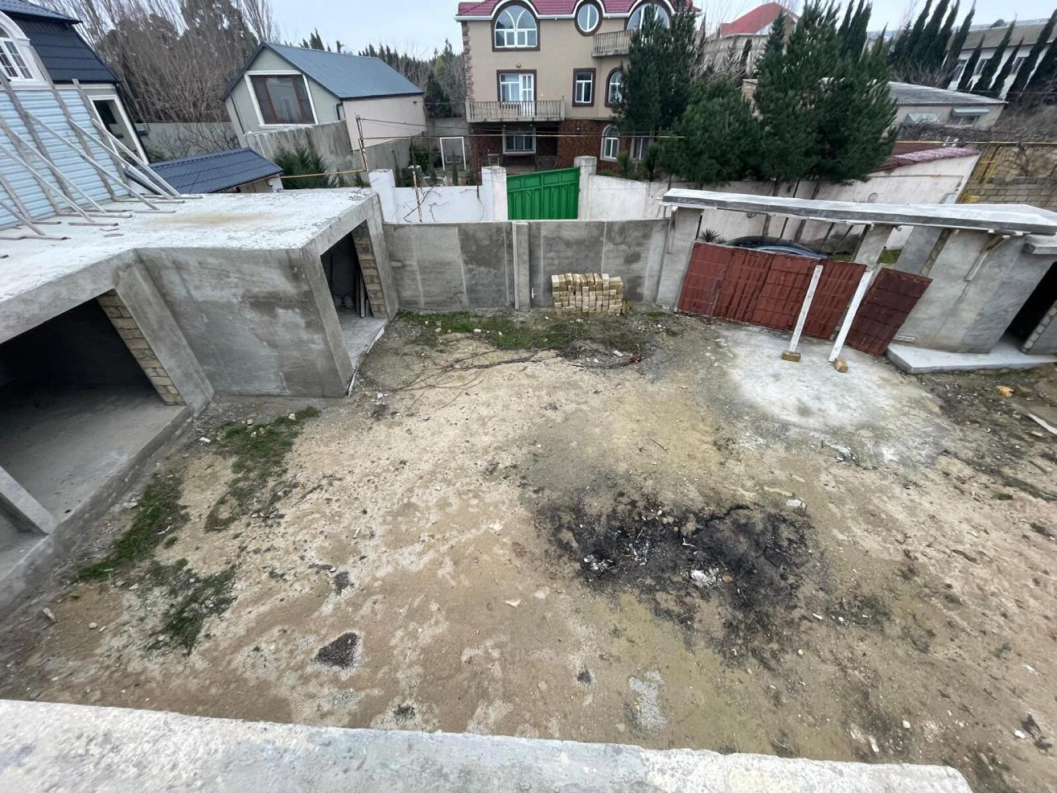 Satılır 5 otaqlı həyət evi 200 m²