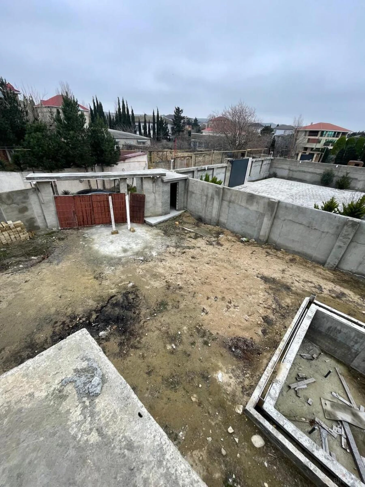 Satılır 5 otaqlı həyət evi 200 m²