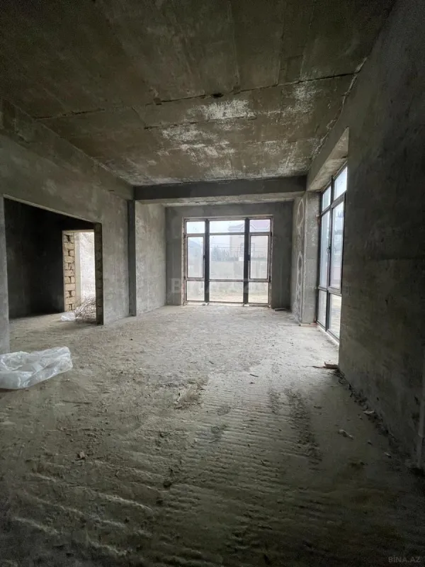 Satılır 5 otaqlı həyət evi 200 m²