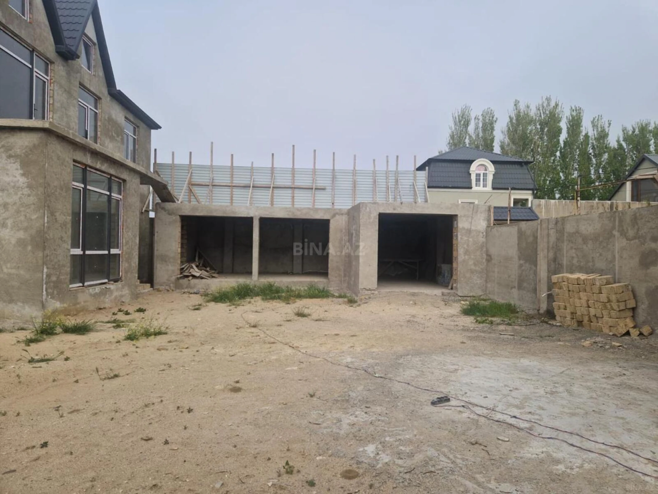 Satılır 5 otaqlı həyət evi 200 m²