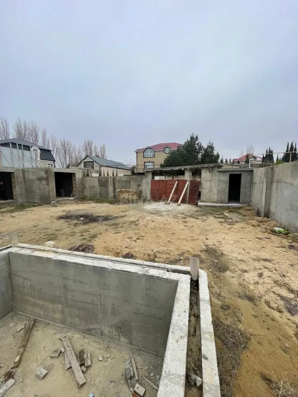 Satılır 5 otaqlı həyət evi 200 m²